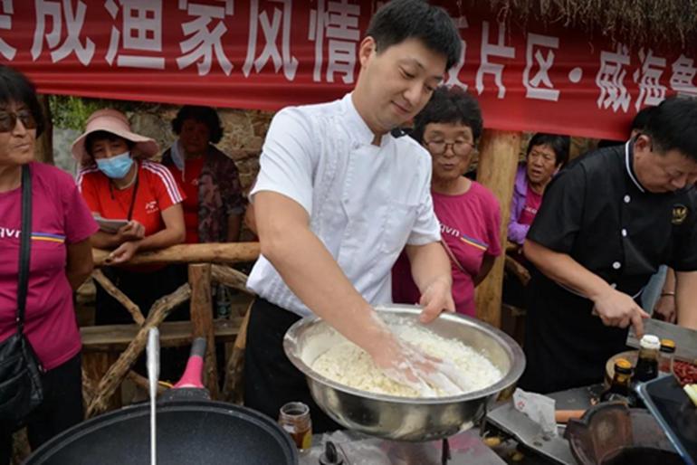 大学老师卖鱼丸，一年赚14亿